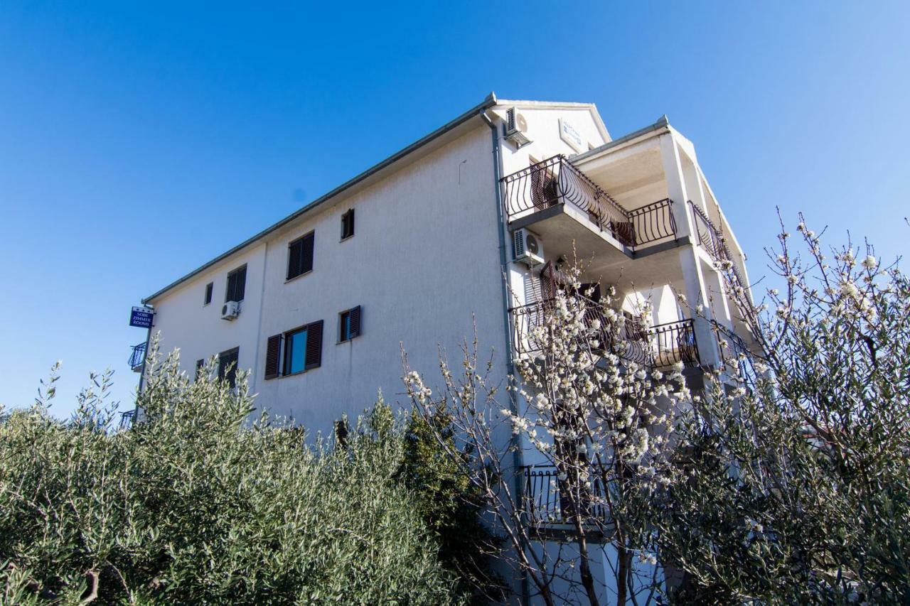 Apartments Jozic Seget Vranjica Exterior foto