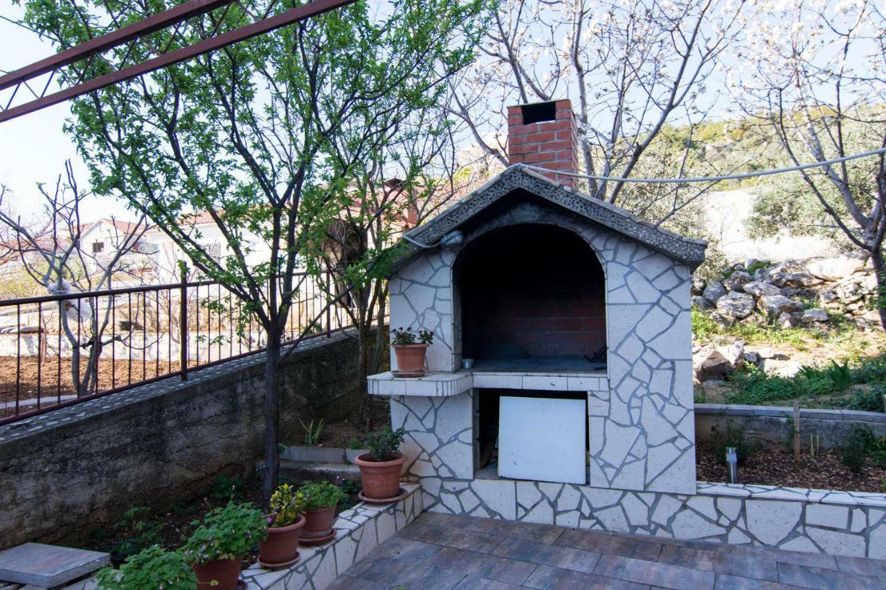 Apartments Jozic Seget Vranjica Exterior foto