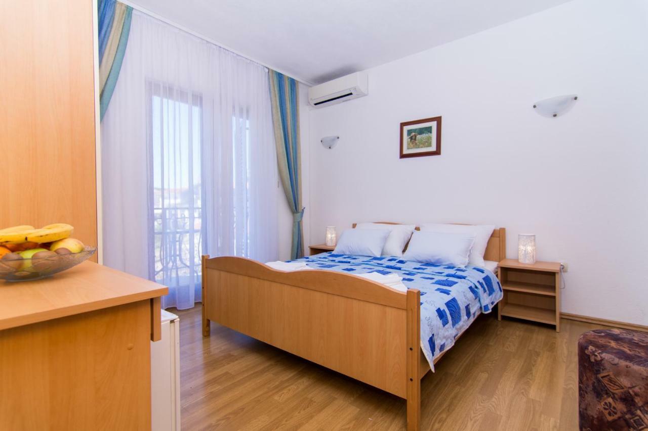 Apartments Jozic Seget Vranjica Exterior foto
