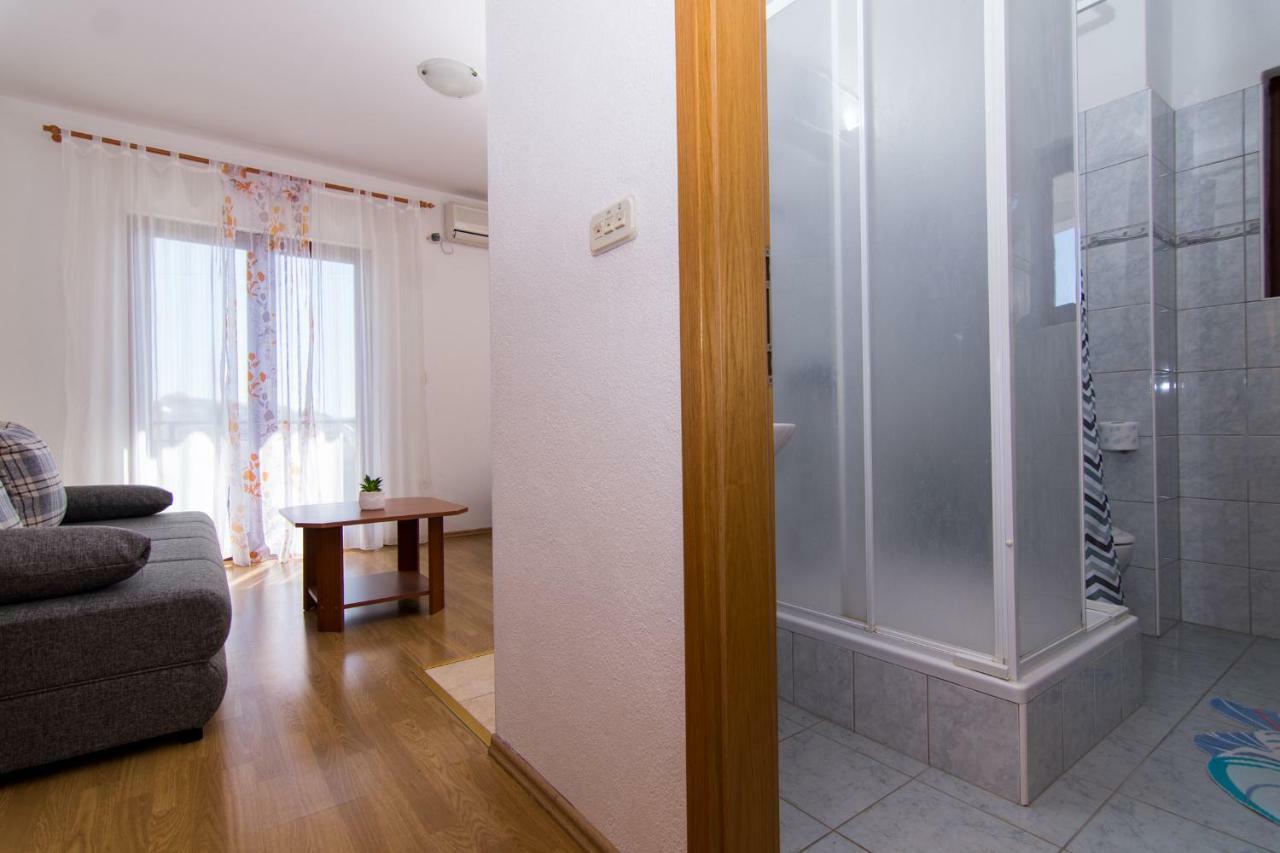 Apartments Jozic Seget Vranjica Exterior foto